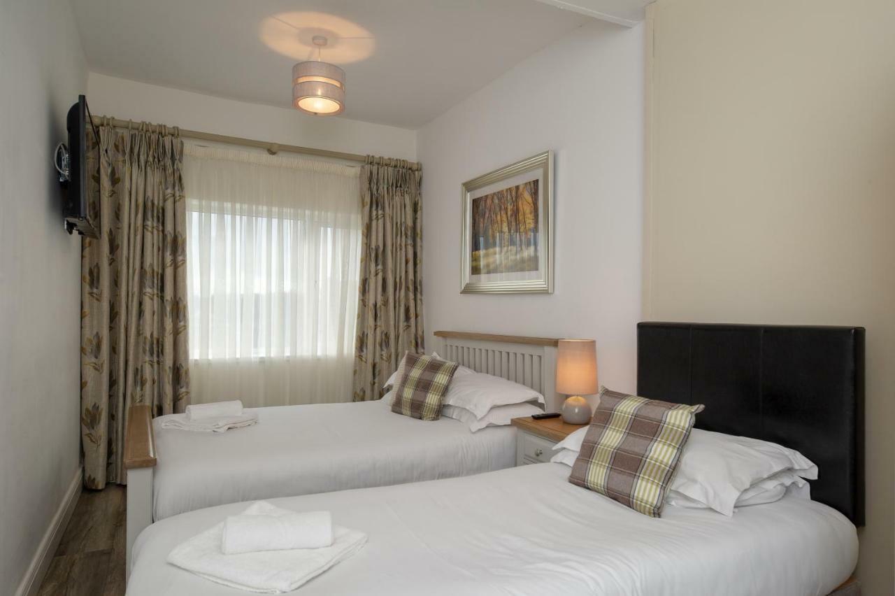 The Square Townhouse Fermoy Hotel Exterior photo